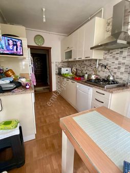 Atatürk Mahallesinde Geniş Oturumlu İçi Ful Yapılı 3+1 Daire