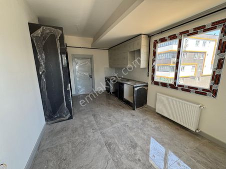 Mezitli Kuyulukta 1+1 Geniş Oturumlu Balkonlu Daire