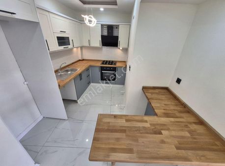 Arya'dan Akçay Kordona 100 Metre Mesafede Masrafsız Şık Daire