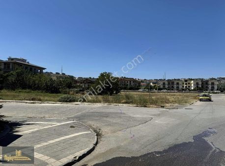 Yalova Dere Mah. 3 Kat İmarlı Satılık Köşe Parsel