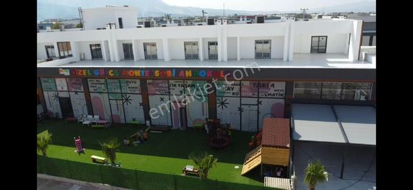 Manisa Yunusemre Güzelyurt Mah.105m2giriş+105m2bodrum+70m2bahçe