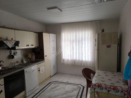 Manisa Karaoğlanlı Köy Evi 748 M2 2+1 120m2 Ev Ve Depo 6.650.000 Tl