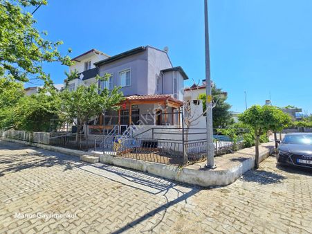 Kuşadası Sahil Sitelerinde 3+1 Özel Havuzlu Plaja 400 Metre Yazlık