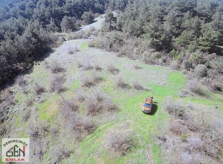 Ayvacık Hüseyinfakı' Da Köye Yakın Tarla