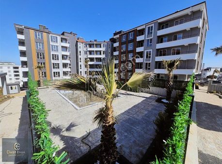 Toplukonut Bulvarında Havuzlu Site İçinde Satılık Lüks 1+1