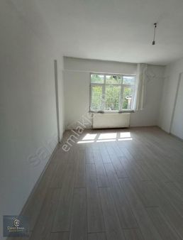 Civandan Alaçamda 100 Mtr 2+1 Yeni Yapılı Acil Satılık Daire