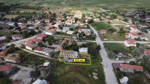 Korkuteli Bozova Mah. 633 M2 İmarlı Eski Köy Ev