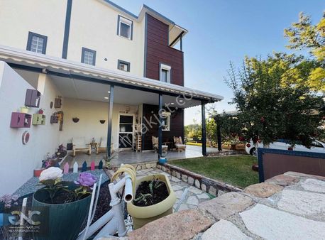 Didim Akbük Merkezde Özel Diyayn Edilmiş Peyzaj Ve Villa