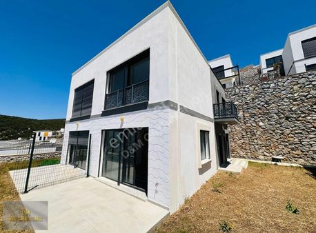 Akbük'ün Zirvesin'de Lebiderya Deniz Manzaralı Villa