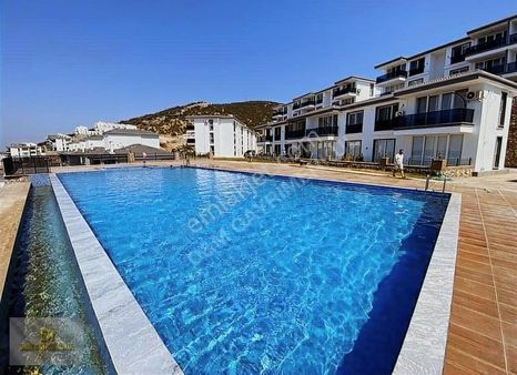 Akbükde Eşşsiz Manzaraya Sahip Havuzlu 2+1 Sıfır Daire