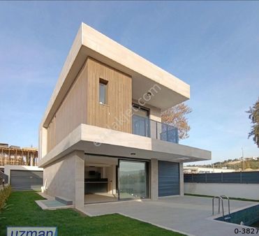 Mükemmel Konumda Yeni Butik Site İçinde Satılık Yeni Müstakil Özel Yüzme Havuzlu Villa