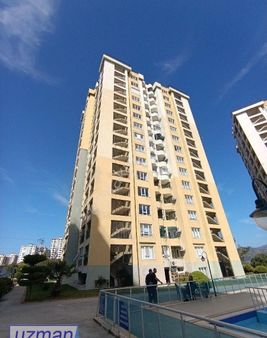 Kuşadası Aile Sitesi İçinde Yüzme Havuzlu 2+1 Satılık Daire