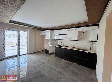 29 Ekim Mahallesin'de Katta İskanlı Son Ön Cephe 4+1 Daire