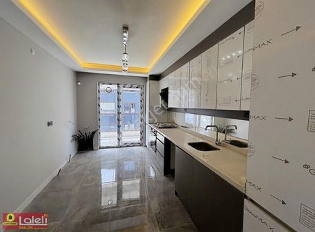 Menderes Mahallesin'de Ara Katta 3+1 Full Daire