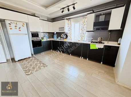 Barak Emlak'tan Cadde Üzeri İldo Civarı Satılık Dubleks Daire