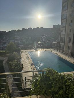 Anıt Sitesinde Havuzlu 3+1 Satılık Daire