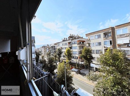 Alanya Şekerhane 2+1 95m2 Merkezde,ayrı Mutfak,denize 350m,acill