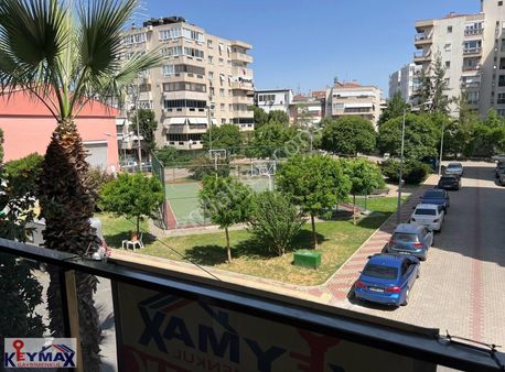 Karşıyaka Atakent'te Park Cepheli Arakat Satılık Sıfır 3+1 Daire