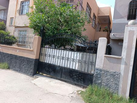 Mitatpaşa'da 2 Katlı Mitatpaşa Camine Yakın Müstakil Ev