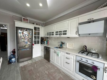 Yükselden Cennetayağında Merkezi Konumda Otoparklı 3+1 Daire