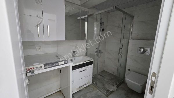 İzmir, Karşıyaka, Bahçelievler De 2+1 Yeni Satılık Daire