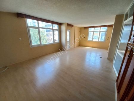 Kenan Evren Bulvarına Yakın Her Kat Tek Daire 4+1 Kapalı Mutfaklı Cazip Daire