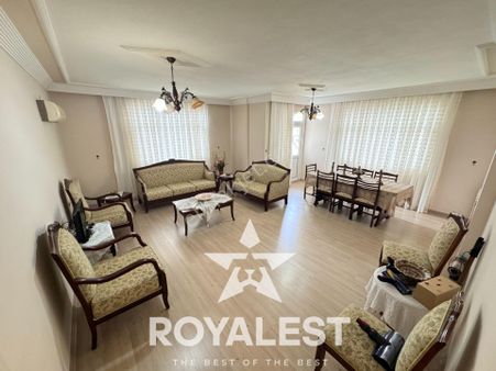 Royalestten Ekstra Geniş Kapalı Mutfak Hayalpark Civarı Daire