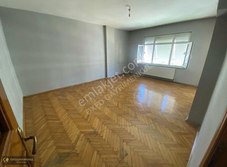 Oxfo'dan Cadde Üzeri 2+1 (boş)geniş Balkonlu Ferah Daire