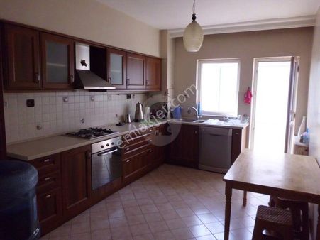 Şehir Merkezinde Cadde Üzeri Satılık Daire(iş Yeri) Portföy No:9763 M