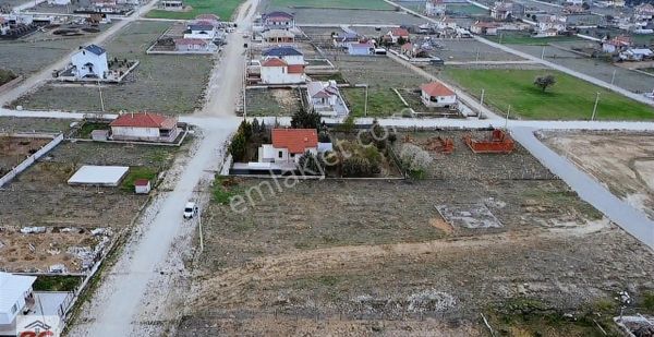 Korkuteli Bozova Mah. 702 M2 İmarlı Arsa