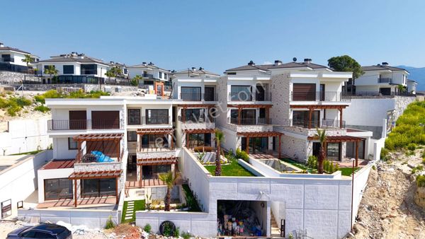 Kuşadası Soğucakta Deniz Manzaralı Dubleks