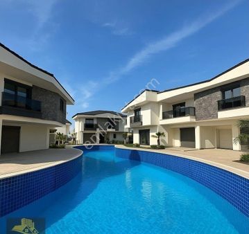 Evrensekide Lüks Site İçinde Sıfır Yazlık Daireler