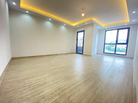 Mimarsinan Mahallesinde 4+1 ,150m2 Çatı Dubleks