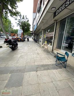 Bagcılar Asfaltı Caddesine Cepe İskanlı 50 M Satılık Dükkan