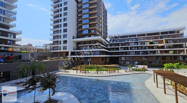 Narlıbahçe Evleri Ümraniye' De Satılık 125 M2 2+1 Köşe Daire