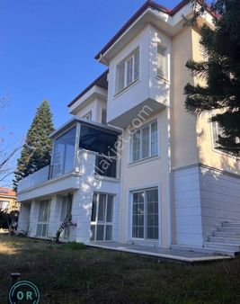 Defne Sümerler Mozaik Sitesinde Tripleks Eşyasız Kiralık Villa