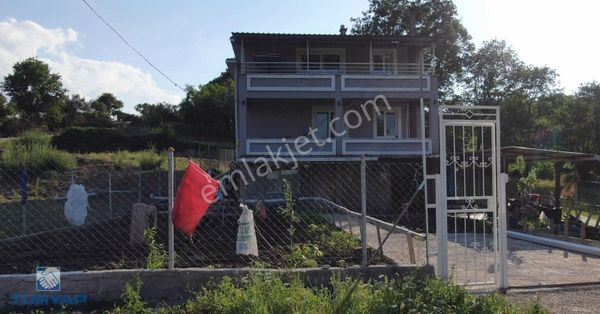 Çanakkale Biga Hoşoba Köyü 500m2 Satılık Arsa Ve 3 Katlı Köy Evi