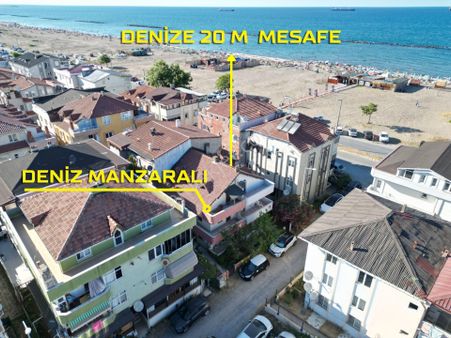 Karasu Sahilde Denize Sıfır Müstakil Bahçeli Satılık 4+1 Tripleks Villa