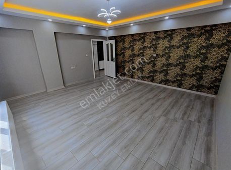 K U Z E Y Emlak'tan Merkezi Konumda Full Yapılı Asansörlü 3+1