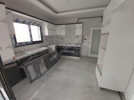 Örnekköy Çevreyolu Yakını_havuzlu Site_teraslı_sıfır Arakat 3+1