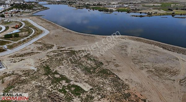 *emlak Kombin*gülşehir Mükemmel Konumda Satılık 436,52m2 Arsa