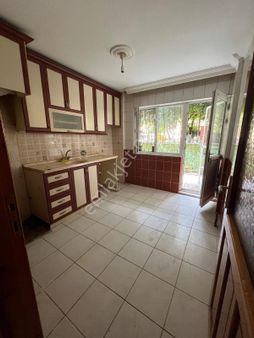 Manisa Yunusemre Merkezefendi Mah. 2004 Yapımı Bahçeli 2+1