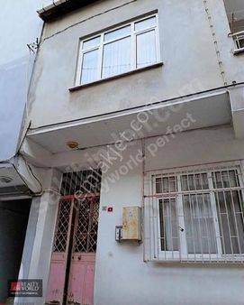 Zümrütevler'de 3 Katlı Komple Satılık