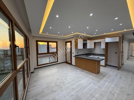 Kuşadası Davutlar Merkezde Satılık Sıfır Manzaralı 3+1 Daıre