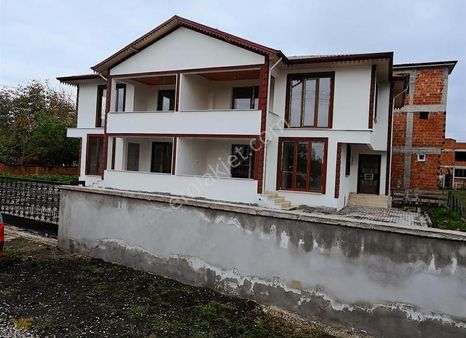 Costal'da Bahçe İçerisinde Lüks Satılık İkiz Villa