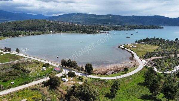 Kazıklı Koyunda Denize Sıfır Satılık Villa