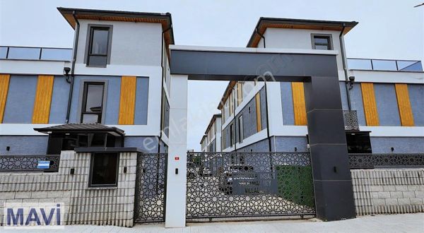 Stadyuma Yakın Satılık 5+1 Villa Remax Mavi Tuncay Şen'den.