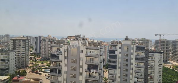 Yenişehir Menteş'te Havuzlu Sosyal Tesisi Olan Güvenlikli Site İçinde Deniz Manzaralı Lüks Daireler