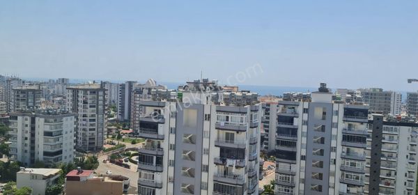 Yenişehir Menteş'te Havuzlu Sosyal Tesisi Olan Güvenlikli Site İçinde Lüks Daireler