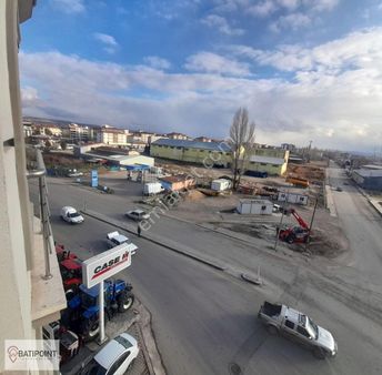 Çubuk Cumhuriyet Mah Ara Katda Asansörlü Satılık 2+1 Daire